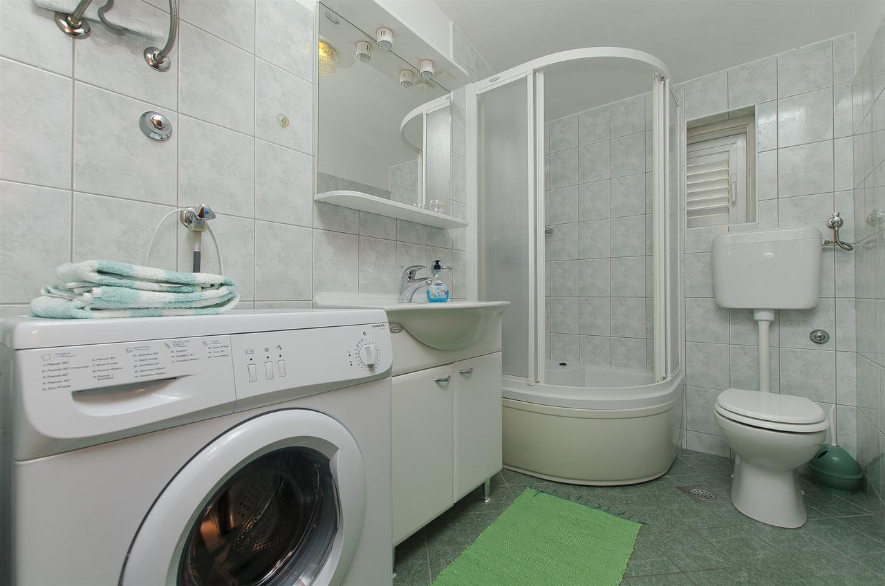 פרימוסטן Apartment Josipa מראה חיצוני תמונה