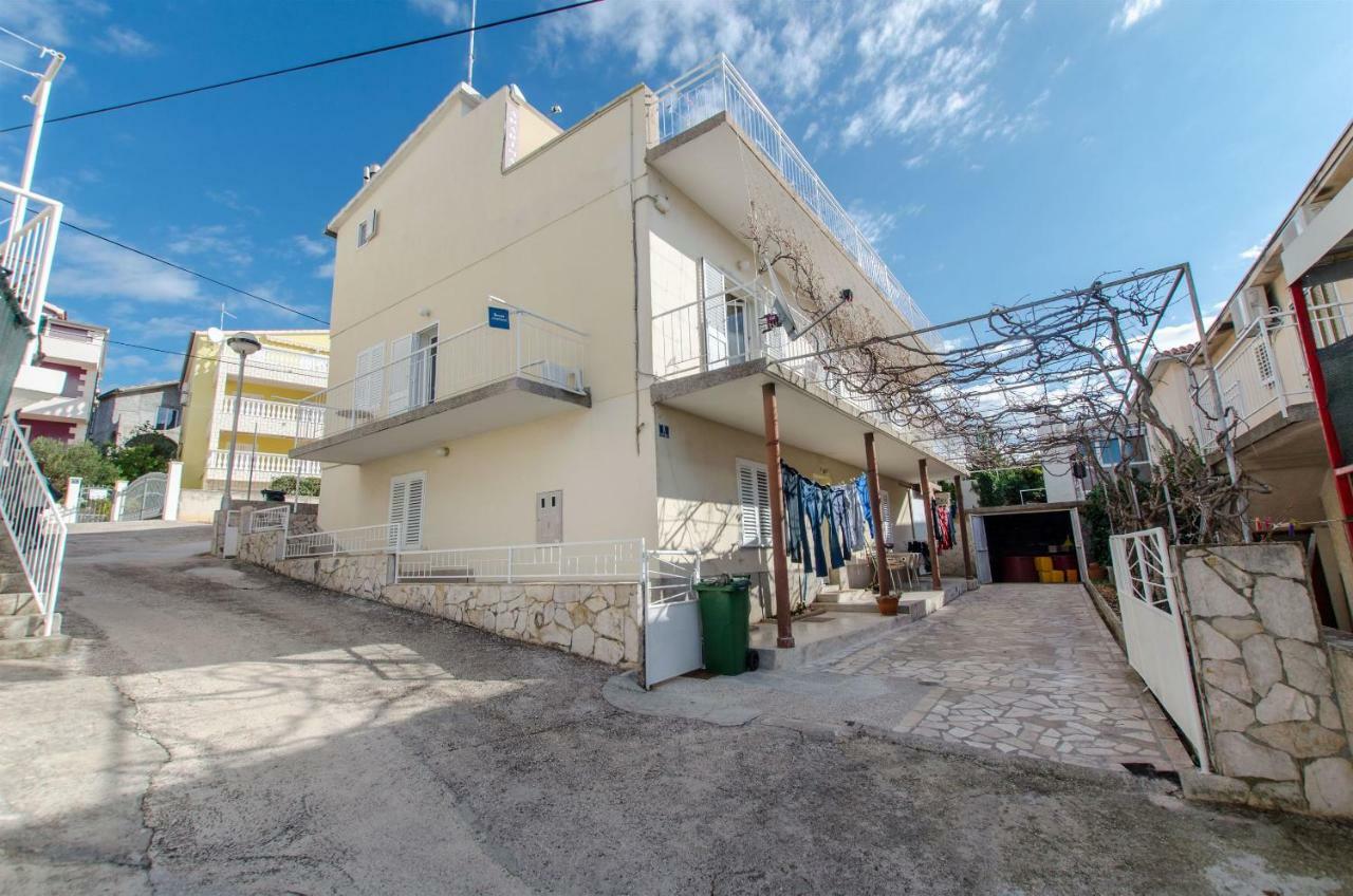 פרימוסטן Apartment Josipa מראה חיצוני תמונה